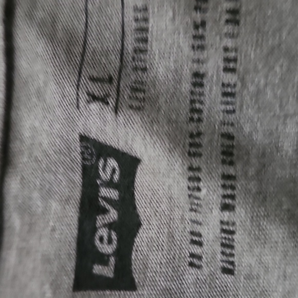 Levi's Levi Strauss Since 1873  Gray & Camo T-shirt Size XL - Picture 3 of 4